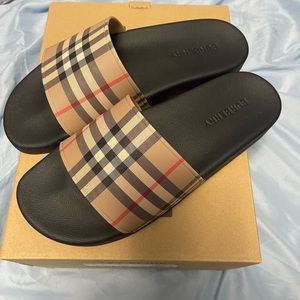 Burberry slides